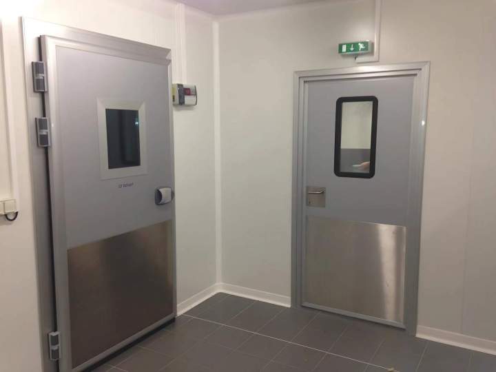 Installation de portes de services industrielles Besançon