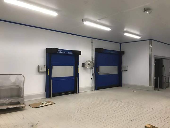 Montage de portes rapides industrielles Besançon